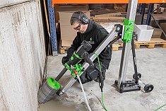 Использование универсальных станин для алмазного бурения Eibenstock USD 182 Up-Side-Down